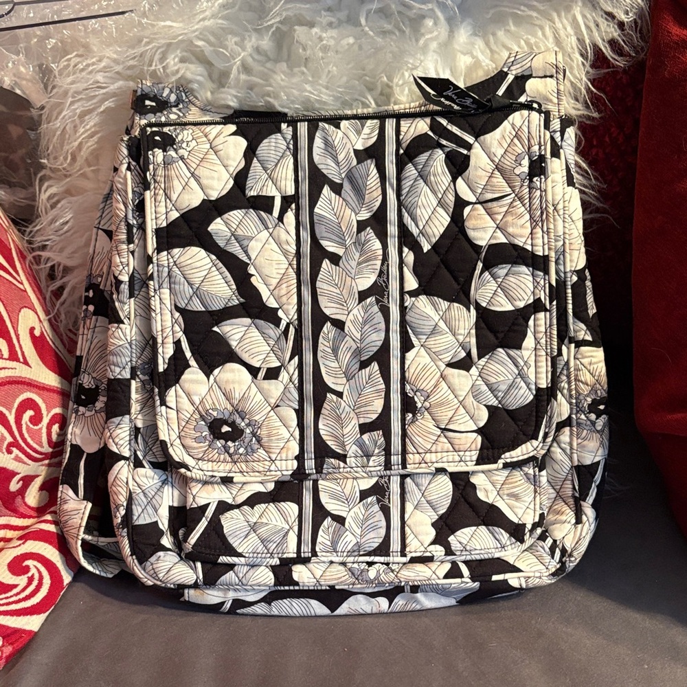 Vera Bradley-Floral Black and White Quilted Women's Bag
